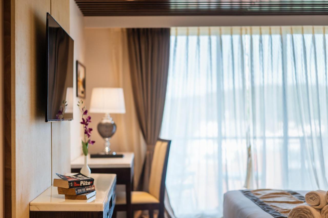 Regenta Central Imperial Candolim Goa Bagian luar foto